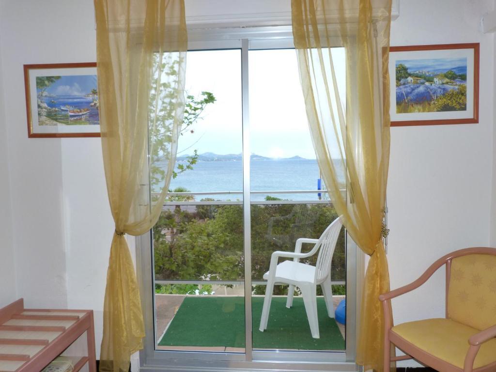 Hotel La Caravelle Fréjus エクステリア 写真