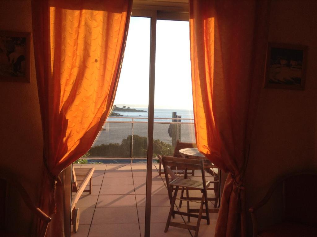Hotel La Caravelle Fréjus エクステリア 写真