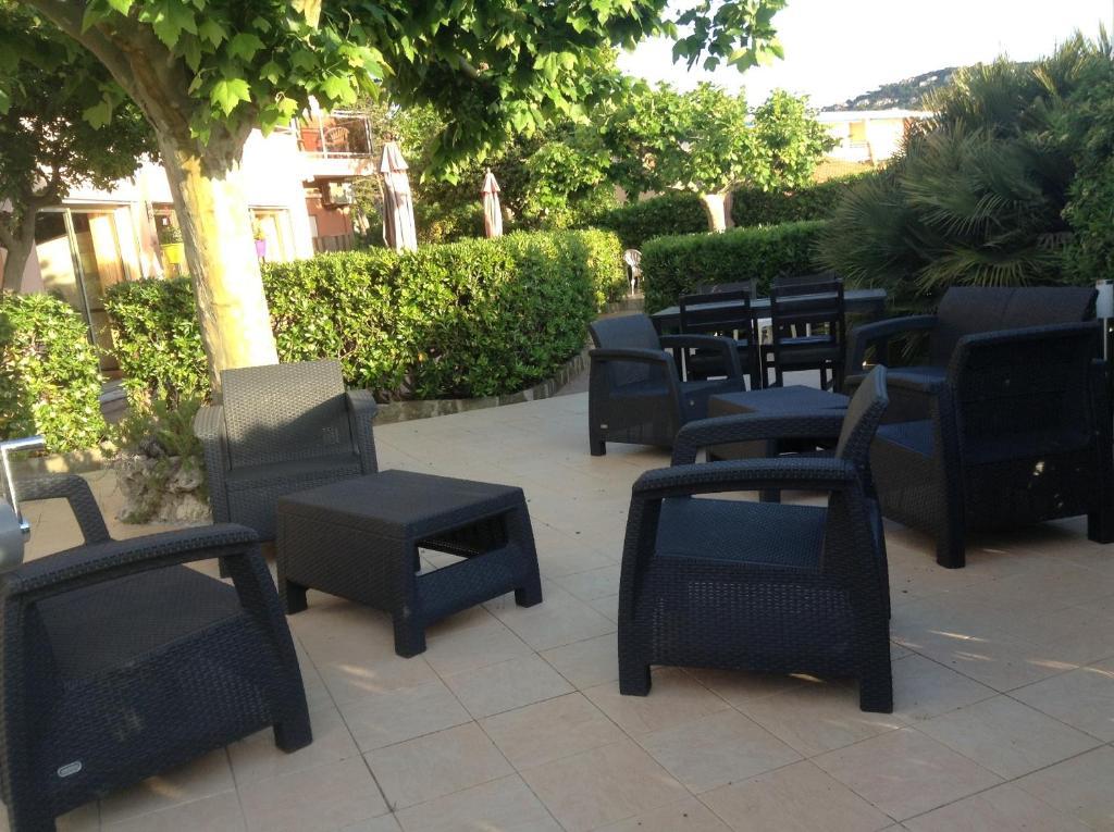Hotel La Caravelle Fréjus エクステリア 写真