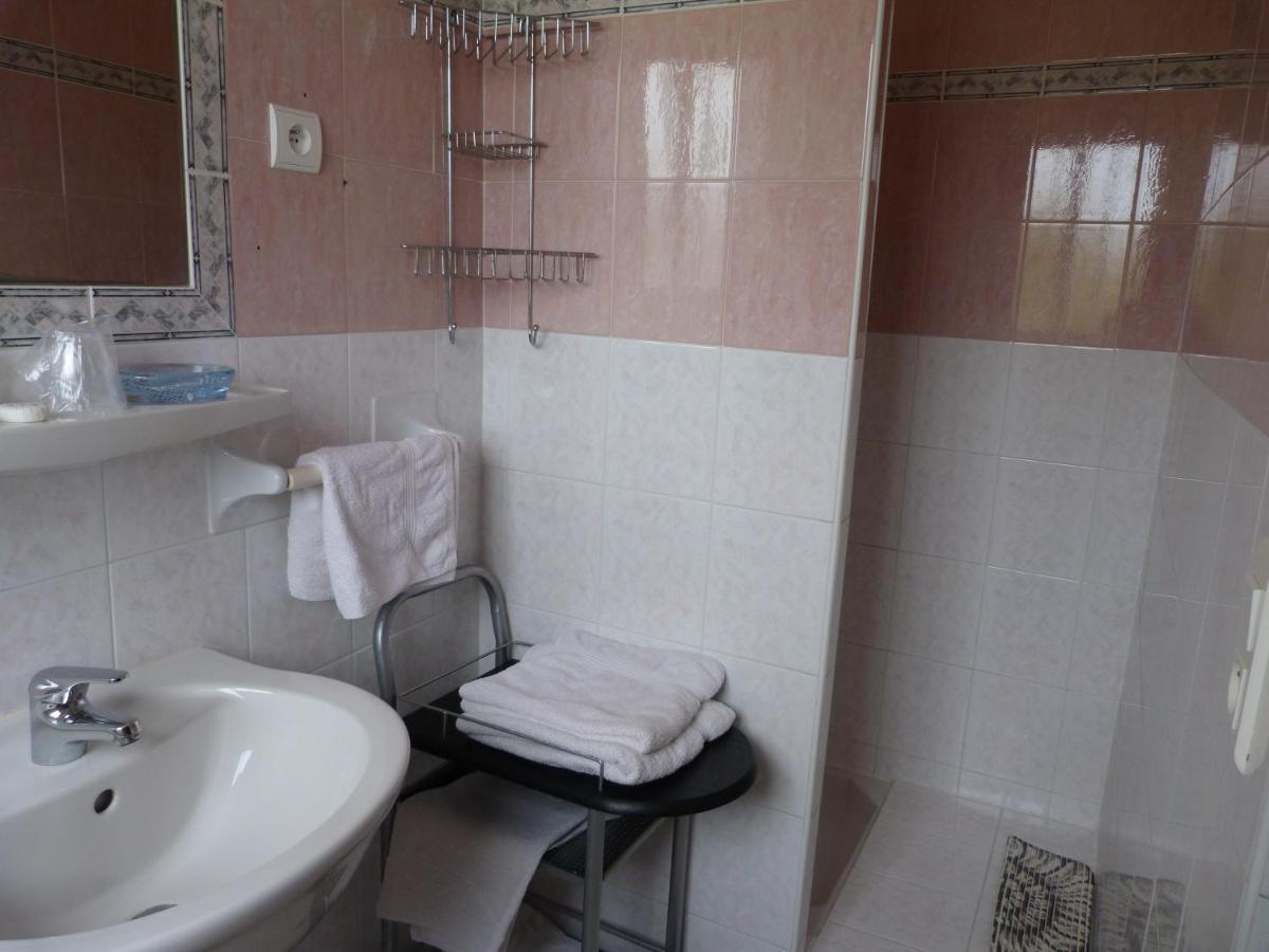 Hotel La Caravelle Fréjus エクステリア 写真