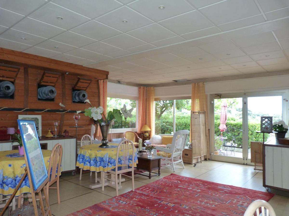 Hotel La Caravelle Fréjus エクステリア 写真