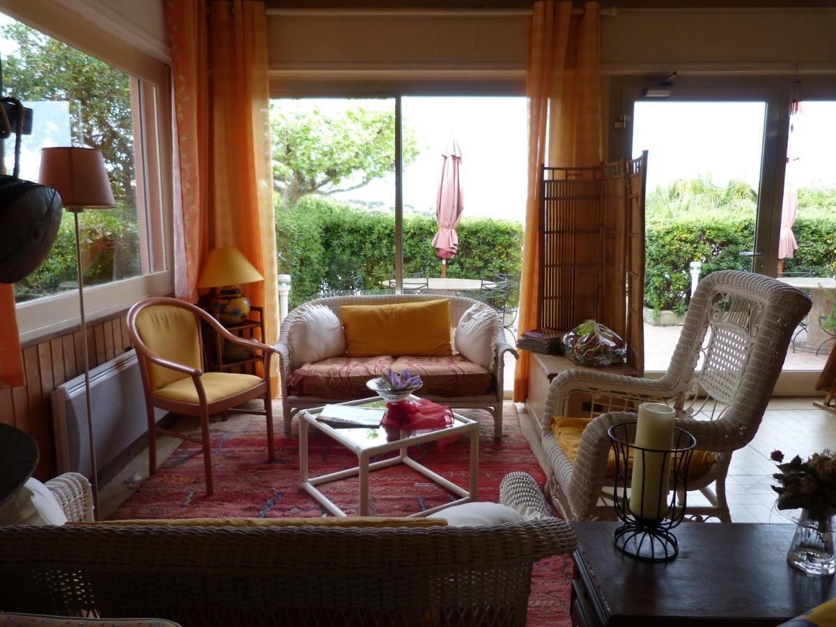 Hotel La Caravelle Fréjus エクステリア 写真